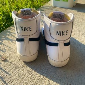 Nike Women’s Blazer Mid ‘77, White and Black, Women’s size 9, Men’s size 7.5